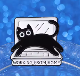 Enamel Badge "I AM A PROGRAMMER" - Computer Cat
