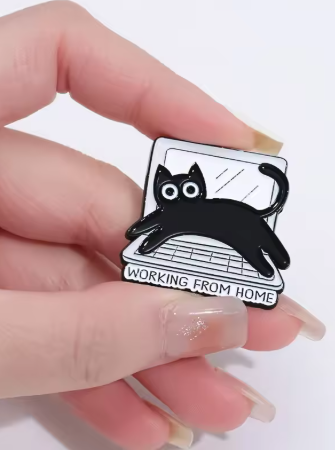 Enamel Badge "I AM A PROGRAMMER" - Computer Cat