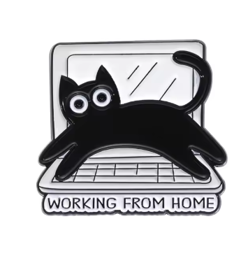 Enamel Badge "I AM A PROGRAMMER" - Computer Cat